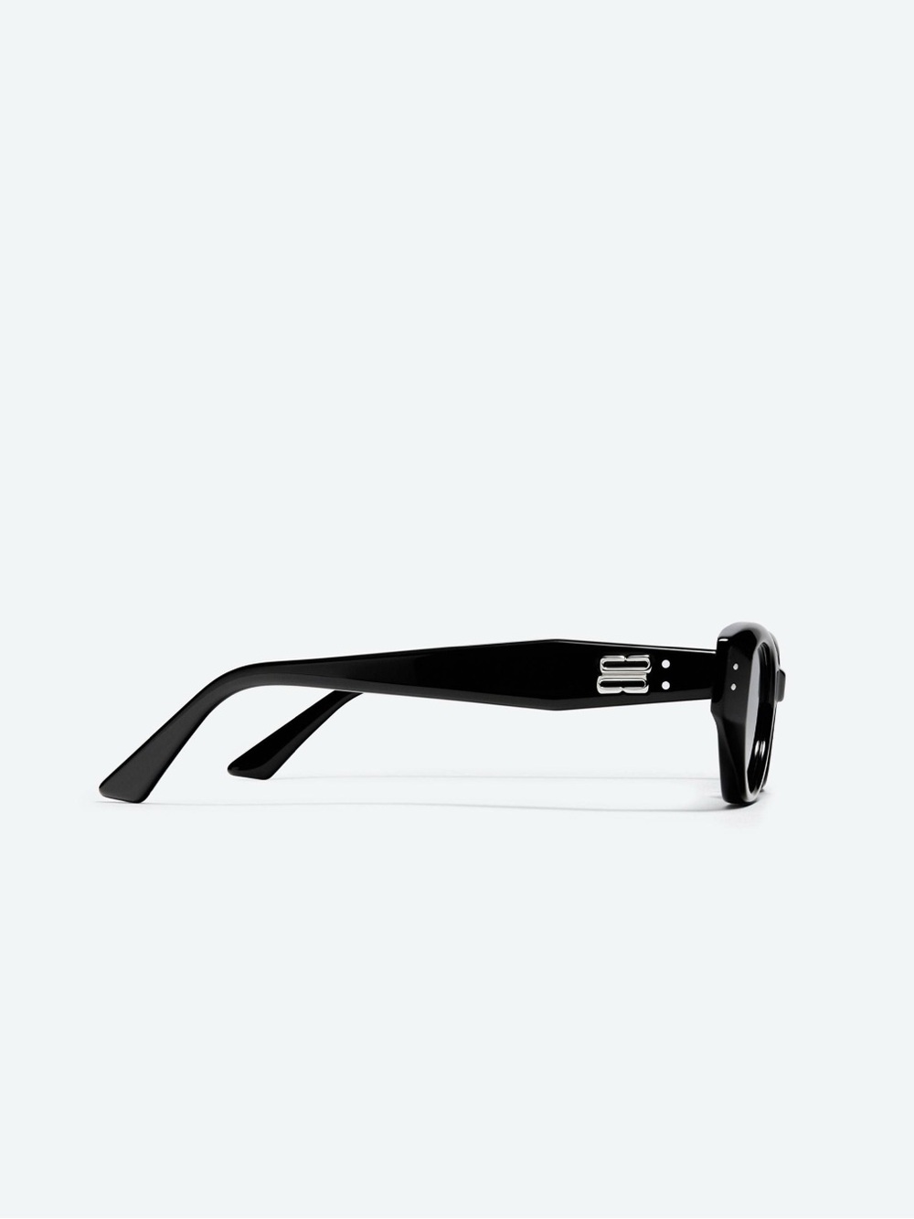 Gentle Monster Cat-eye Sunglasses in Black Acetate Rococo 01 - Picture 4 of 5
